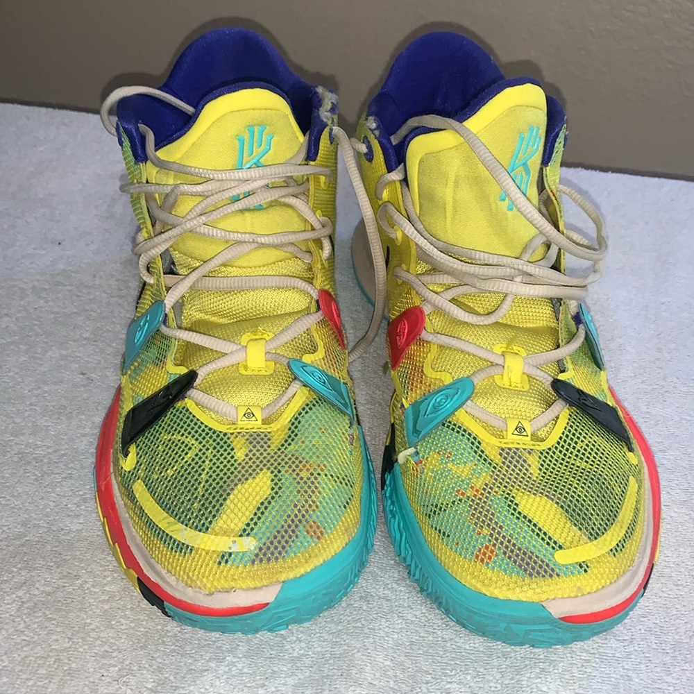 Slightly used kyrie 7 size 15